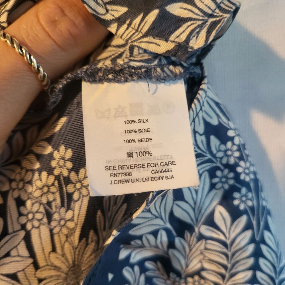 Abigail Borg for J. Crew 100% Silk Sz 2 blue and white Floral - Picture 4 of 4